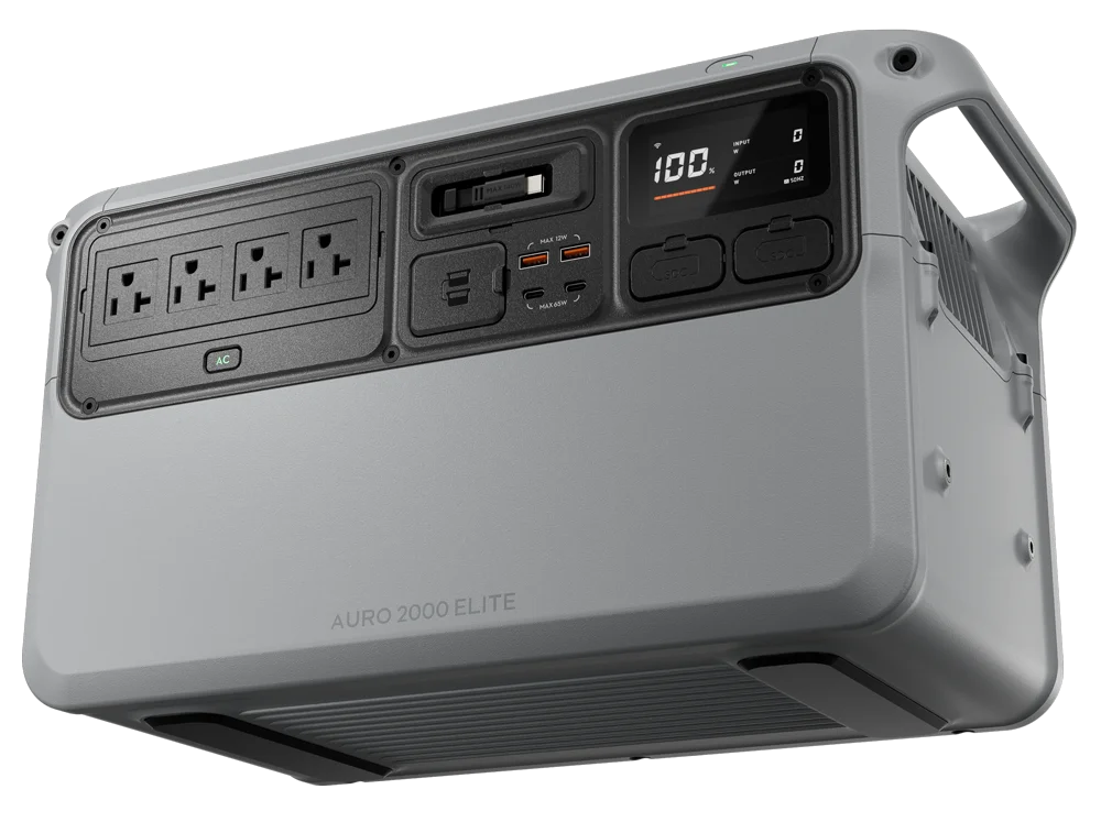 DJI Power Auro 2000 Eliteのポータブル電源本体。AC出力4口とディスプレイ付きの灰色の筐体