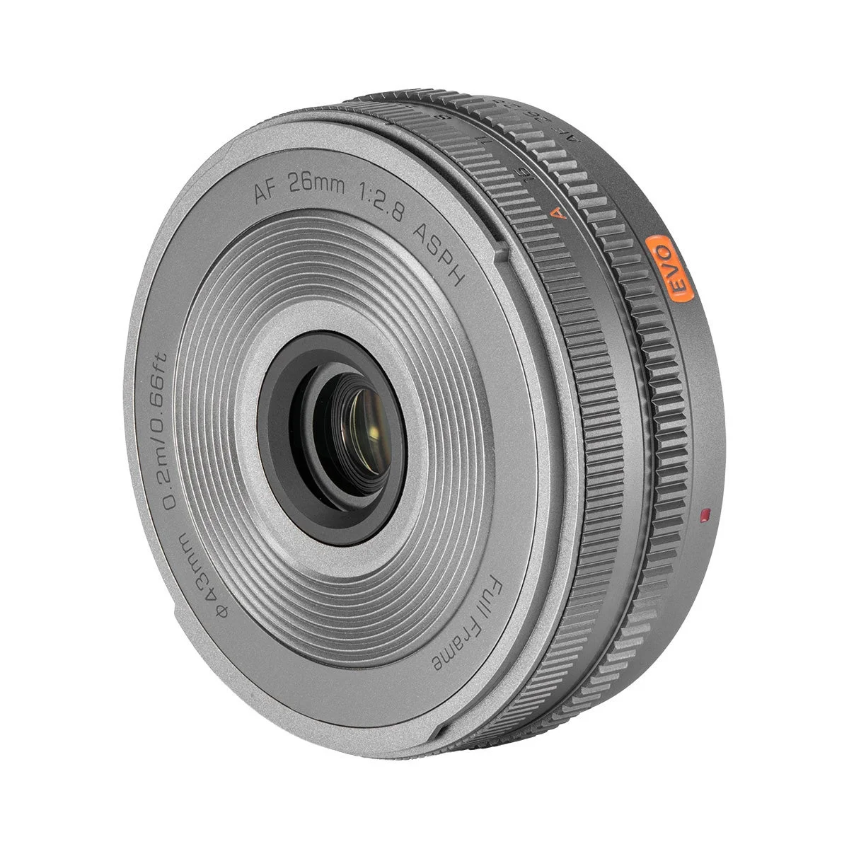 Viltrox AF 26mm F2.8 EVO 薄型のグレー金属鏡筒レンズ斜め前