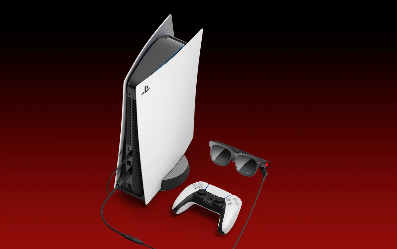 PS5本体とコントローラー、ケーブルで接続されたXRグラス