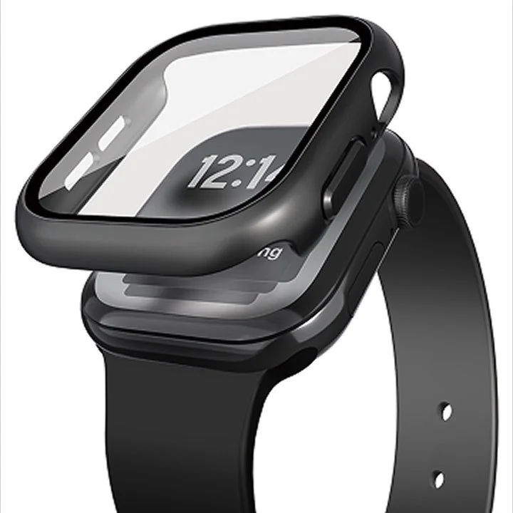 黒いメタリックのApple Watch用フルカバーケースを装着した腕時計